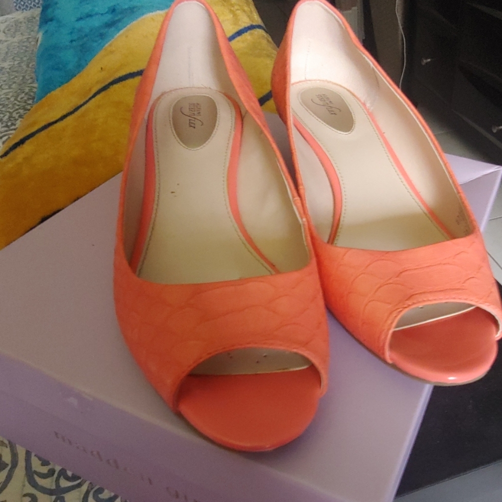 Ladies shoes